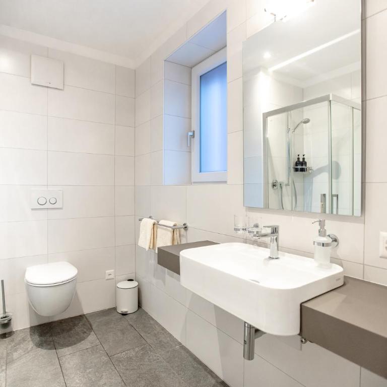 Miralago Locarno Easy Rooms - Easy Self Check-In - Camera Matrimoniale Standard con Aria Condizionata - 7