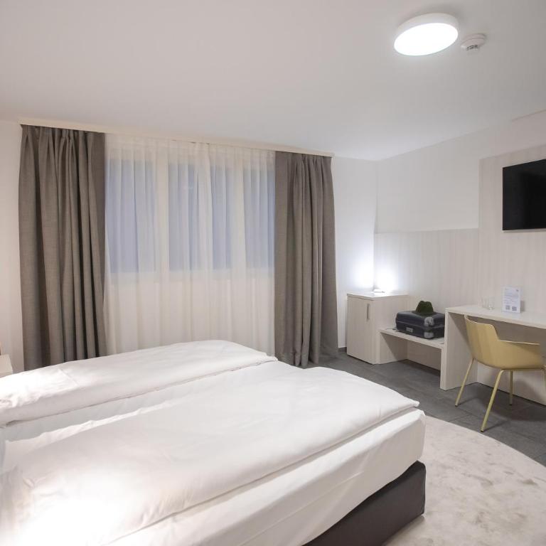 Miralago Locarno Easy Rooms - Easy Self Check-In - Camera Queen Superior con Aria Condizionata - 8