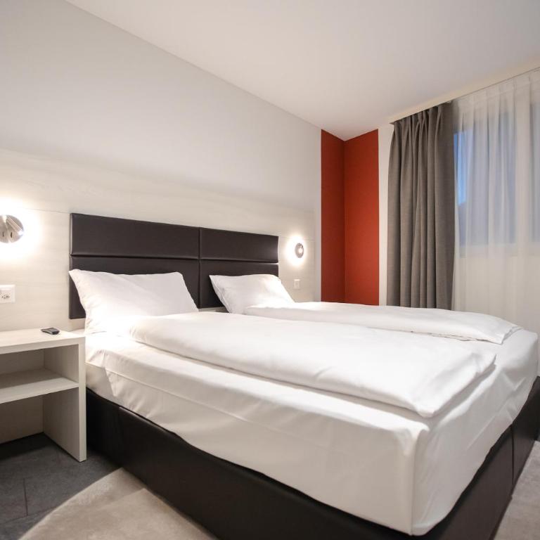 Miralago Locarno Easy Rooms - Easy Self Check-In - Camera Queen Superior con Aria Condizionata - 4