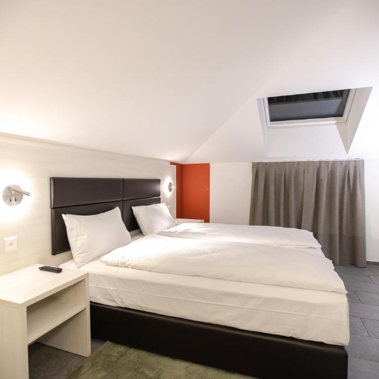 Miralago Locarno Easy Rooms - Easy Self Check-In - Camera Matrimoniale Standard con Aria Condizionata - 4