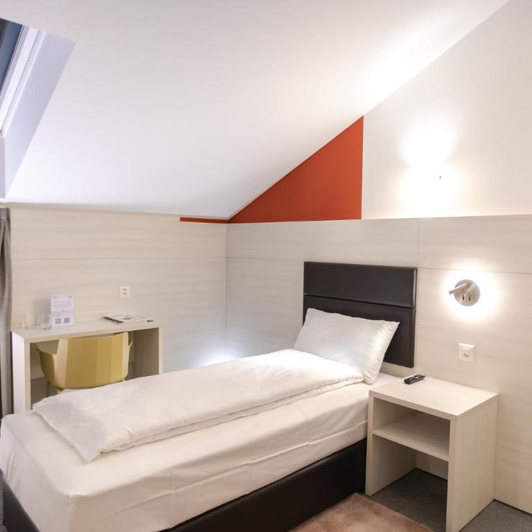 Miralago Locarno Easy Rooms - Easy Self Check-In - Camera Singola Superior con Aria Condizionata - 4