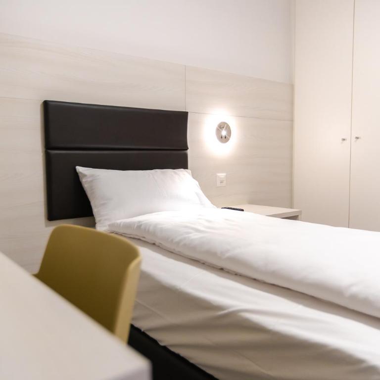 Miralago Locarno Easy Rooms - Easy Self Check-In - Camera Singola Superior con Aria Condizionata - 3