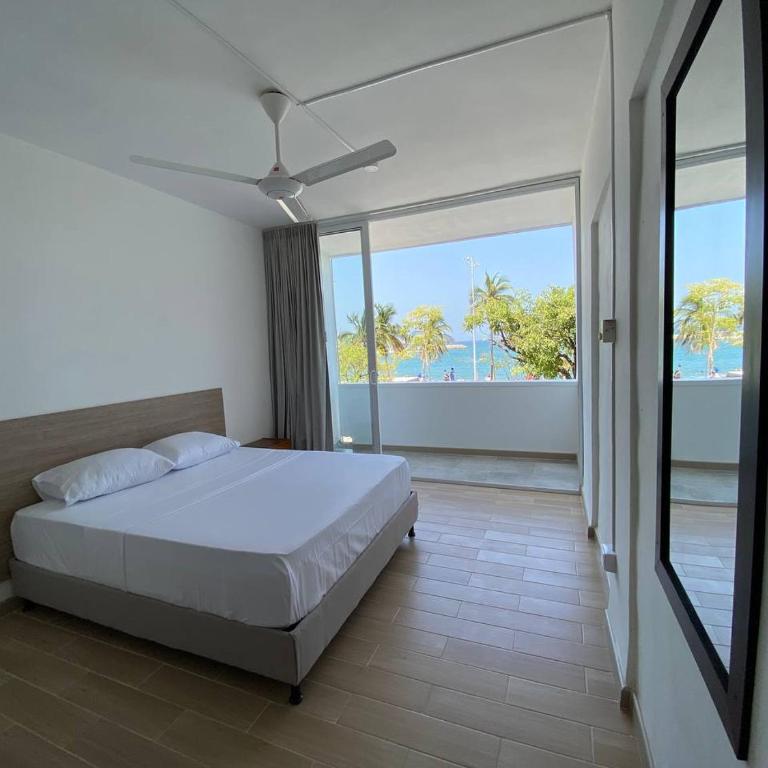 Panamerican Hostel - Habitación Doble con balcón y vistas al mar - 1