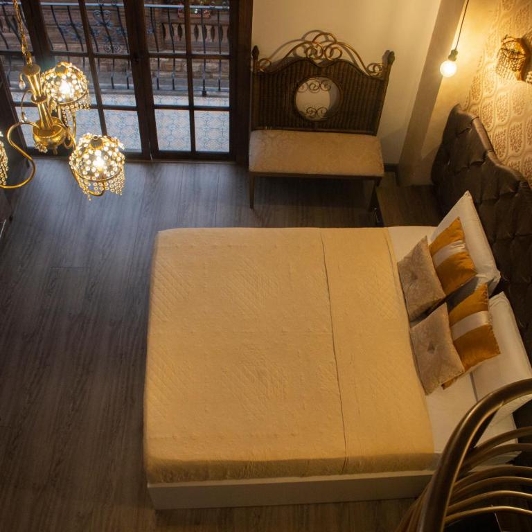 Ronda Hotel Boutique by Chat Noir - Habitación Doble Deluxe con balcón - 1 o 2 camas - 7