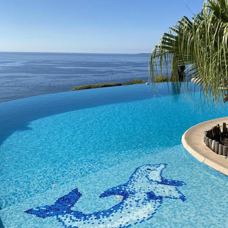 Villa avec piscine à débordement et climatisation, Côte d'Azur - FR-1-768-71 - Villa - 1