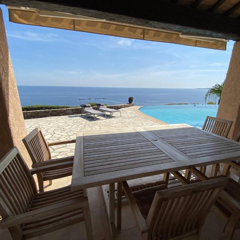 Villa avec piscine à débordement et climatisation, Côte d'Azur - FR-1-768-71 - Villa - 3