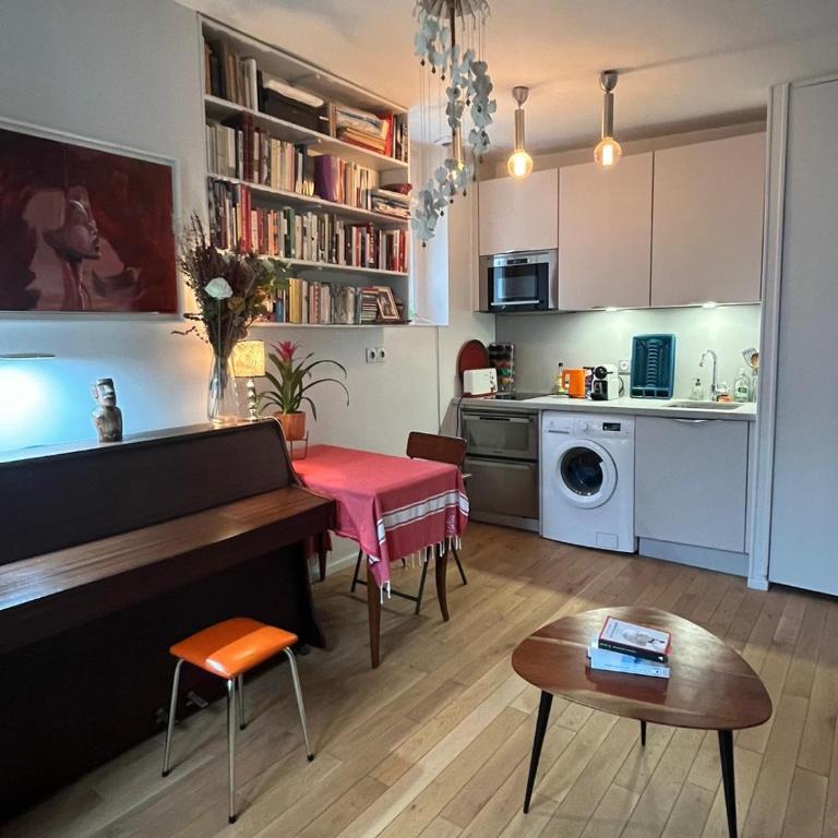 Montmartre Bright & Quiet - One-Bedroom Apartment - 3