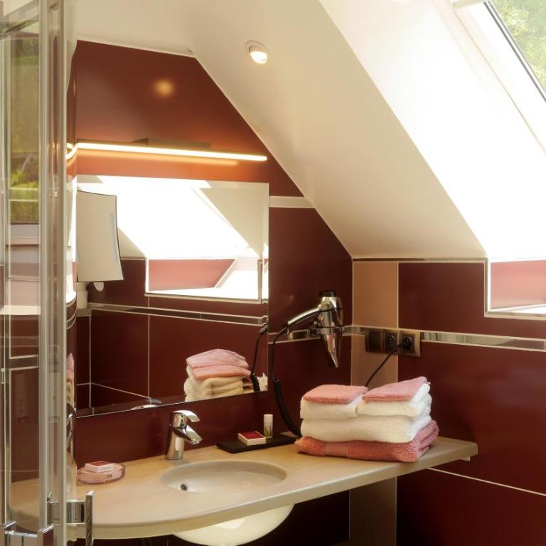 Domaine du Clos Fleuri - Spa - Chambre Lit Queen-Size - Vue sur Mer - 2