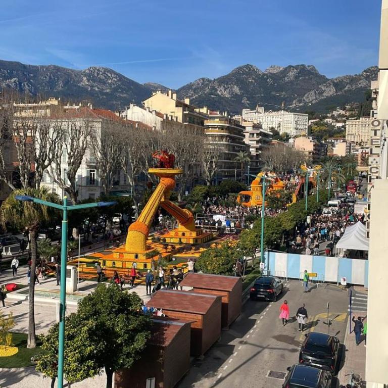 Le REGENCY, appartement familial au cœur du centre-ville, des célèbres jardins Biovès, et seulement à 1 minute à pied de la plage - Apartment mit 3 Schlafzimmern - 28
