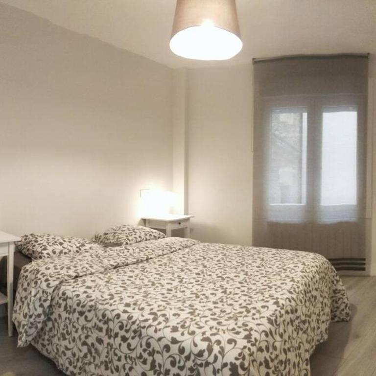 Casco Viejo 5 min, 3 HABITACIONES ,MODERNO,Garaje - Three-Bedroom Apartment - 10