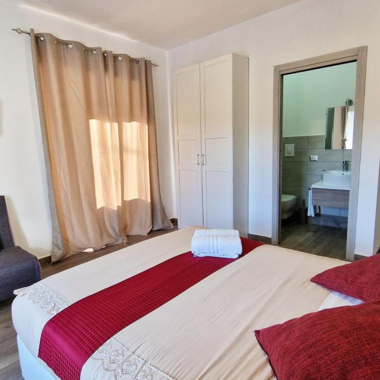 Giulya Guesthouse Hospety Group - Camera Tripla Comfort - 6