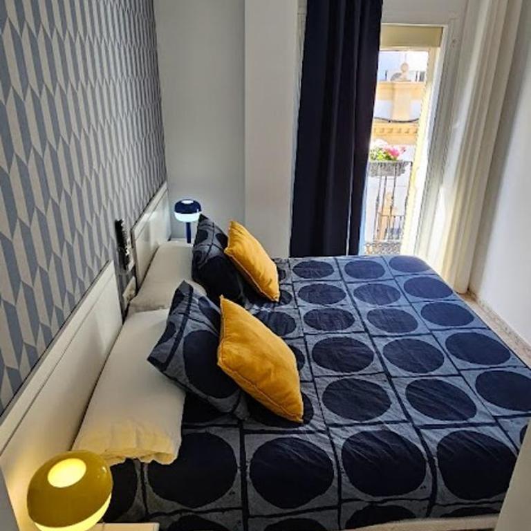 Hostal Boutique Luna de Nerja OLIVE OIL FREE DEGUSTATION & SALE - Habitación Doble con baño - 2 camas - 6