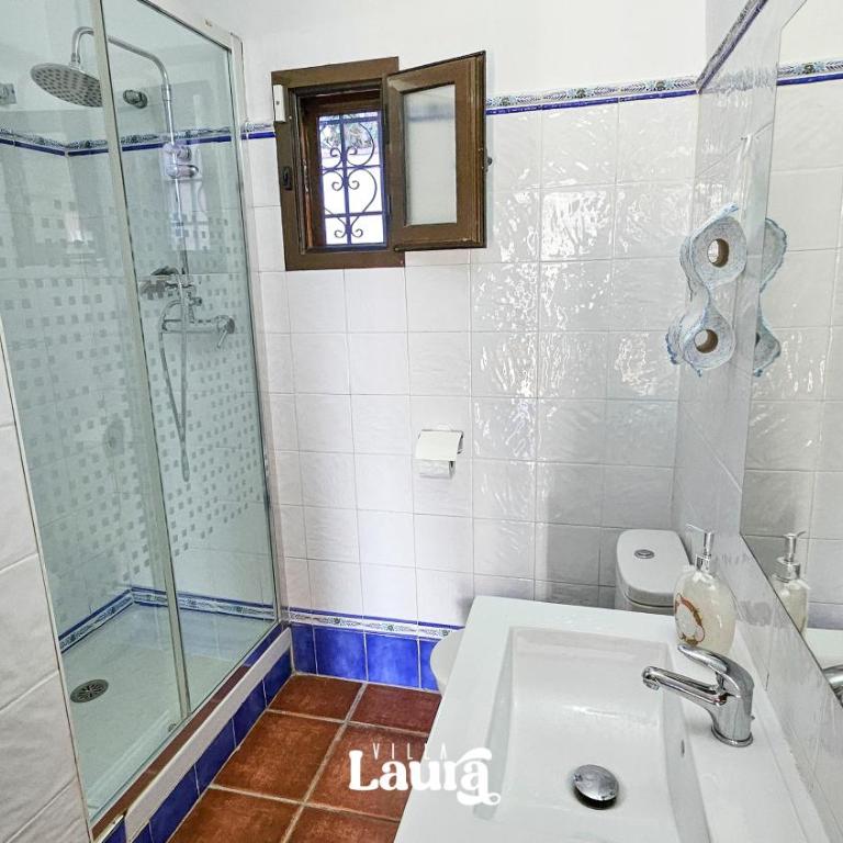 Villa Laura - Four-Bedroom House - 41