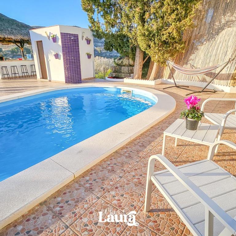 Villa Laura - Four-Bedroom House - 5
