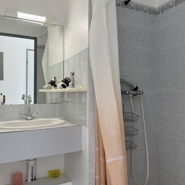 ARCHIPEL III Joli 2 Pièces avec clim réversible proche plage Richelieu Piscine Cap d'Agde - Standard Apartment - 7