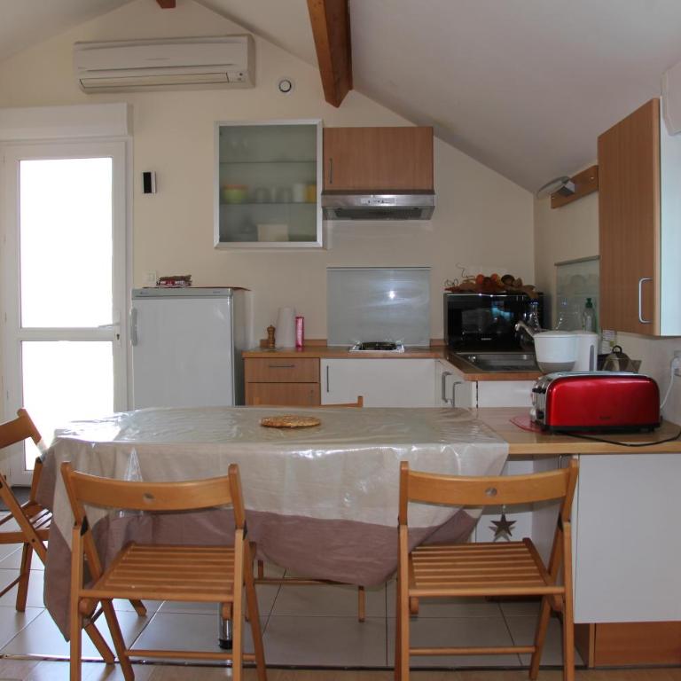 Meublé 2* climatisé dans un quartier calme - Appartement 1 Chambre - 3