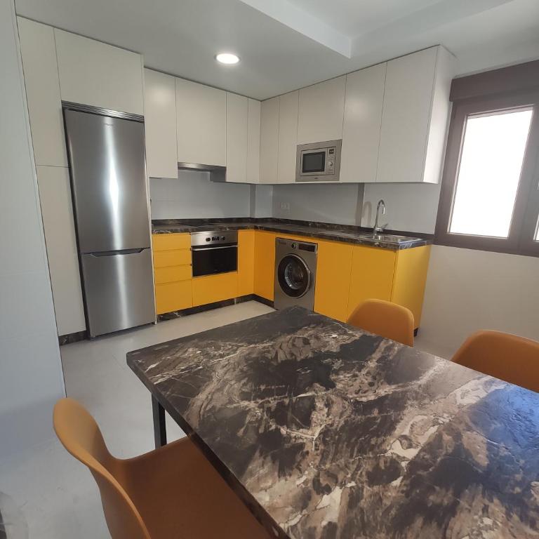 Granada Home Center - Two-Bedroom Apartment - 3