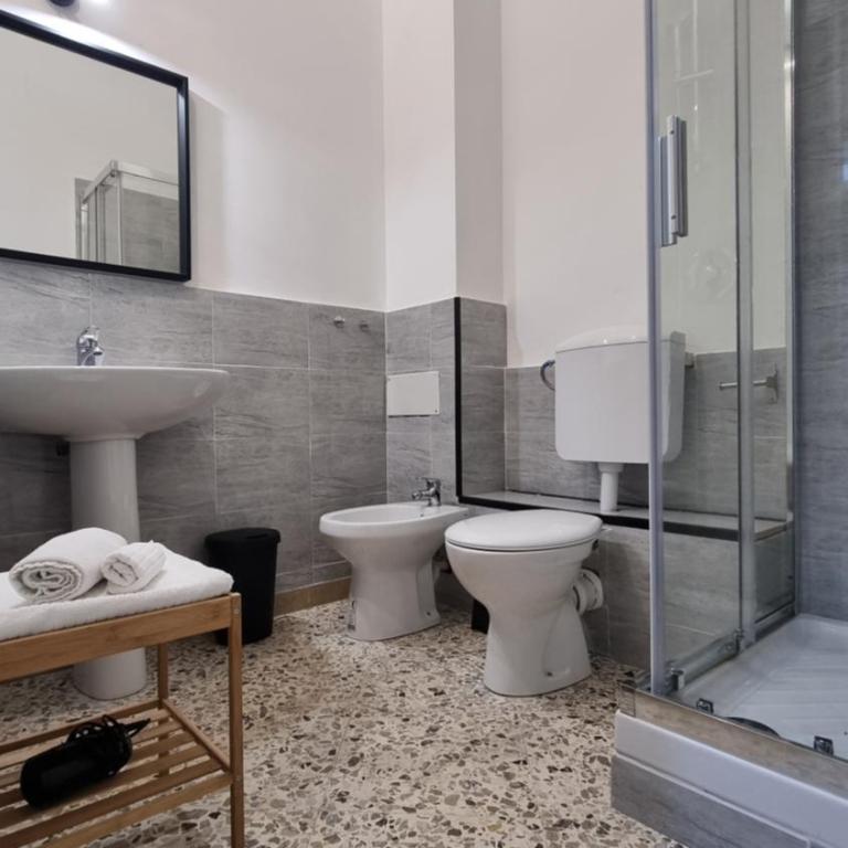 Palermo Belmonte Florio - Camera Matrimoniale con Bagno Privato - 4