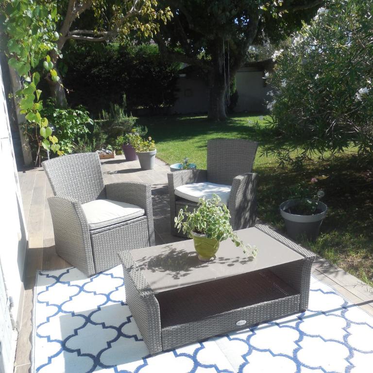La maison bleue - Chambre Lit King-Size - Vue sur Jardin - 2