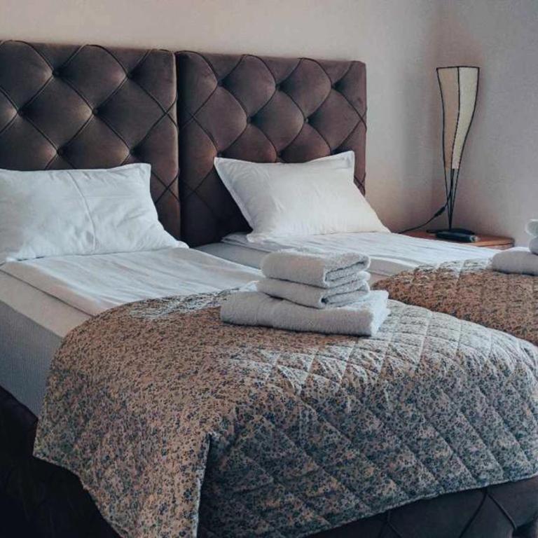 Vila Dvor SUBOTICA - Double or Twin Room - 9