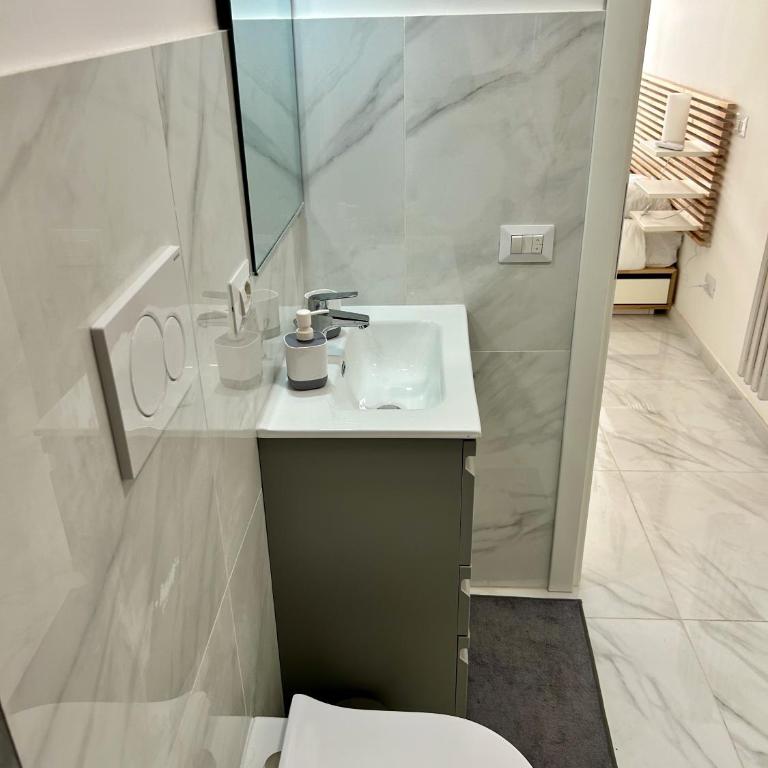 Urban Chic San Paolo Apartment Rome - Appartamento con 2 Camere da Letto - 8