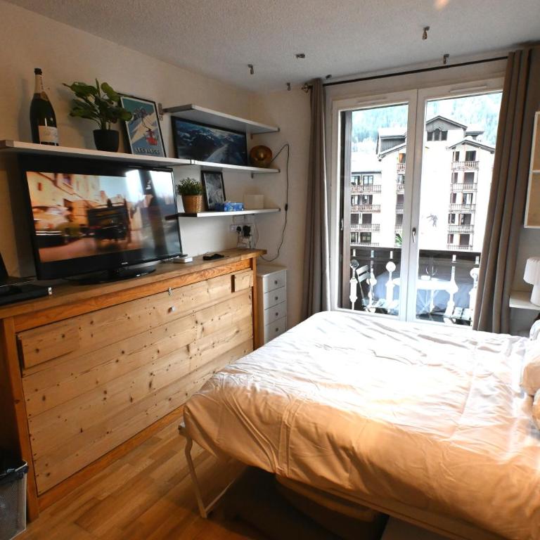 Cozy Chamonix Ski Studio with Mountain Views - Apartment with Mountain View - 7