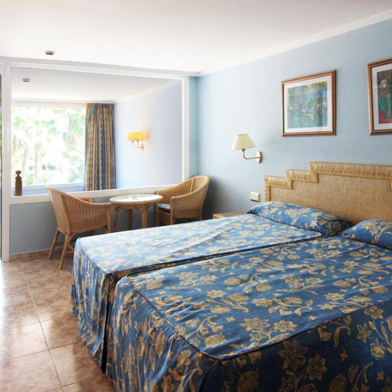 Palas Pineda - Family Room - 8