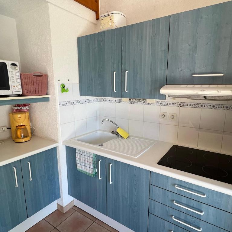 LAVANDINES II Joli T3 mezzanine villa mitoyenne piscine proche plage Rochelongue Cap d'Agde - Apartment mit Terrasse - 13