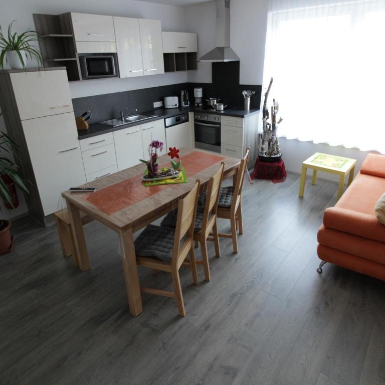 Appartementhaus Lercher - Comfort Two-Bedroom Apartment with Terrace - 2