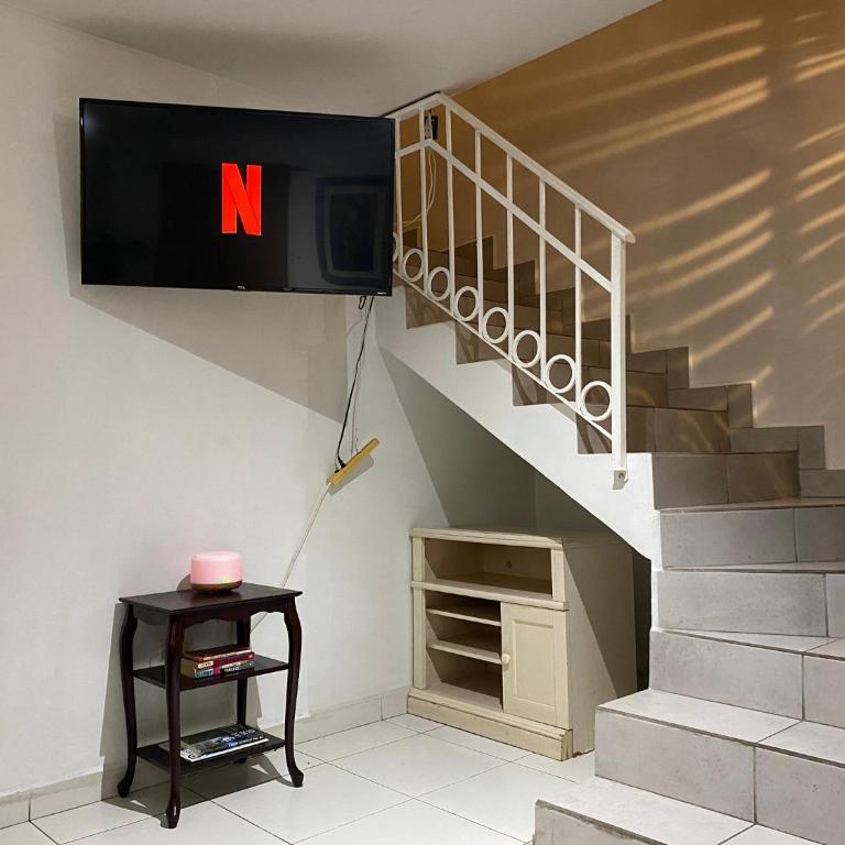 Spacious Rooftop House w/ King Bed - Three-Bedroom House - 7