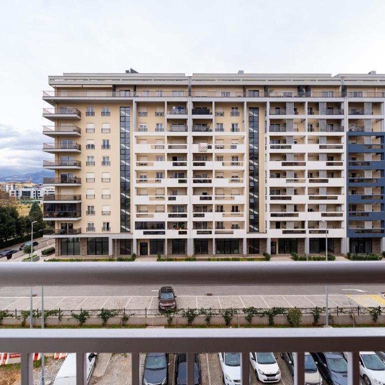 Spacious two bedroom - Two-Bedroom Apartment - 5