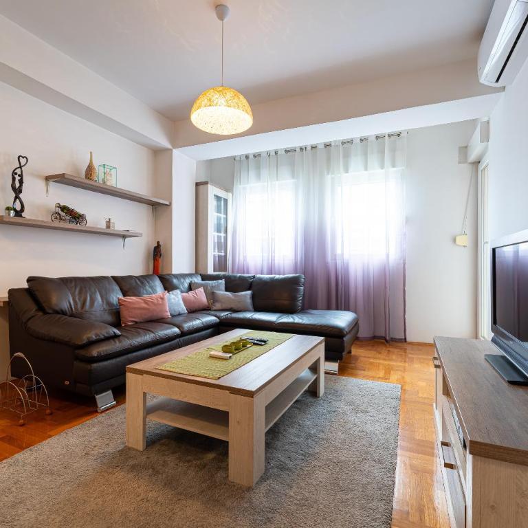 Spacious two bedroom - Two-Bedroom Apartment - 6