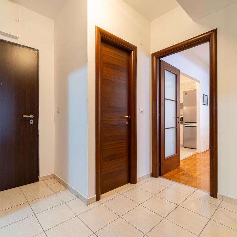 Spacious two bedroom - Two-Bedroom Apartment - 24