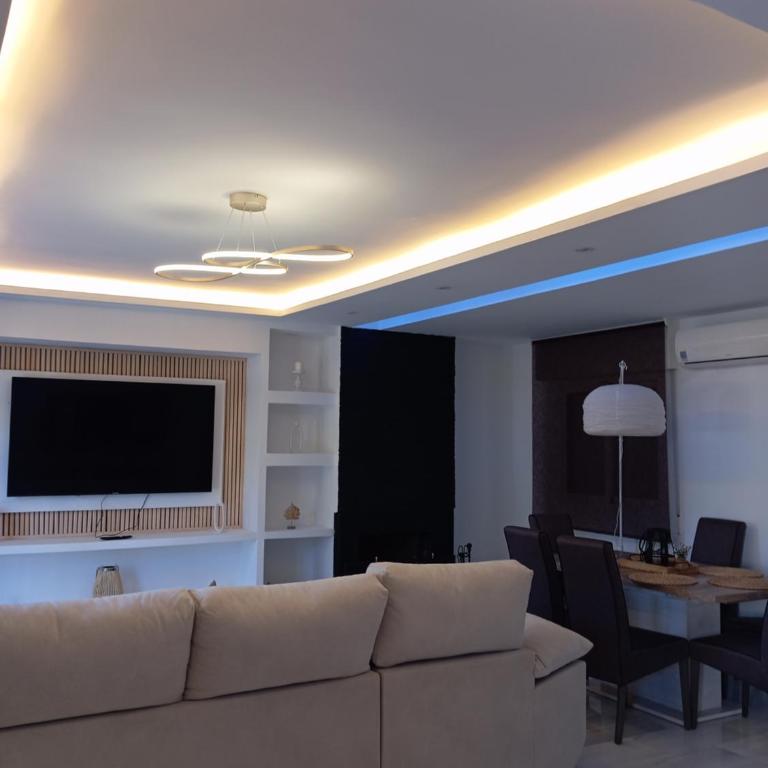 El Diez de Sultana - Three-Bedroom House - 15