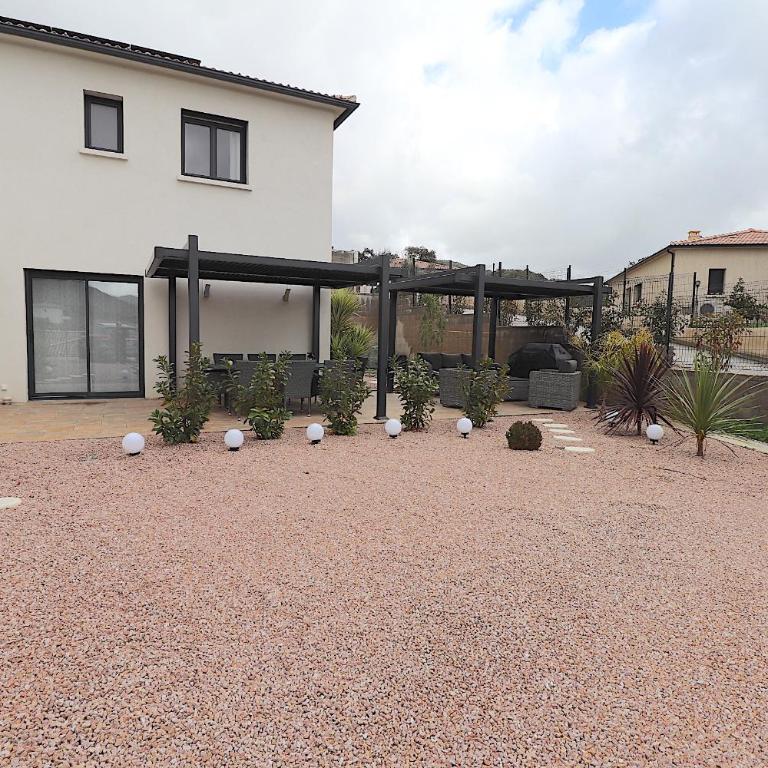 La Maison de vacances à Ajaccio- Proche plage et aéroport- Extérieur privatif avec barbecue - Maison 2 Chambres - 6