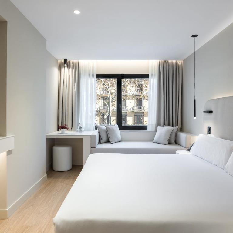 Royal Ramblas - Design Room with Ramblas view - 3