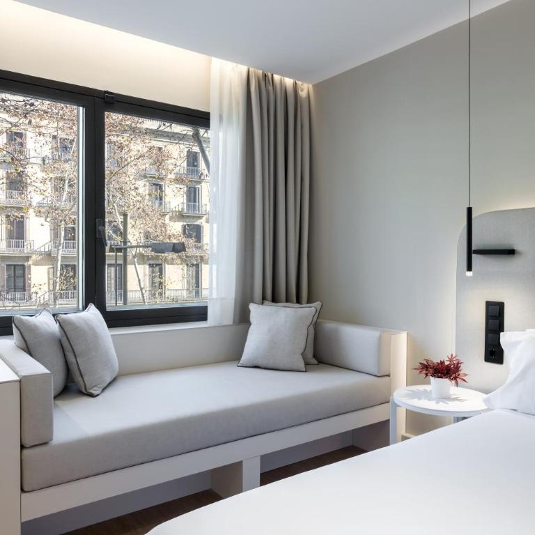 Royal Ramblas - Design Room with Ramblas view - 5