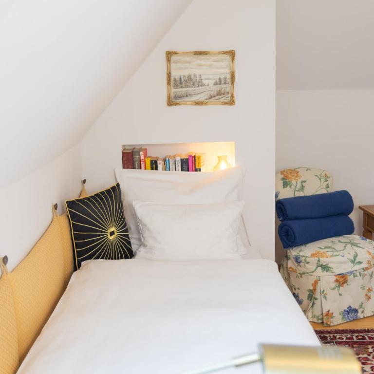 Gästehaus Englischer Garten - Economy Doppel- oder Zweibettzimmer mit Gemeinschaftsbad - 8