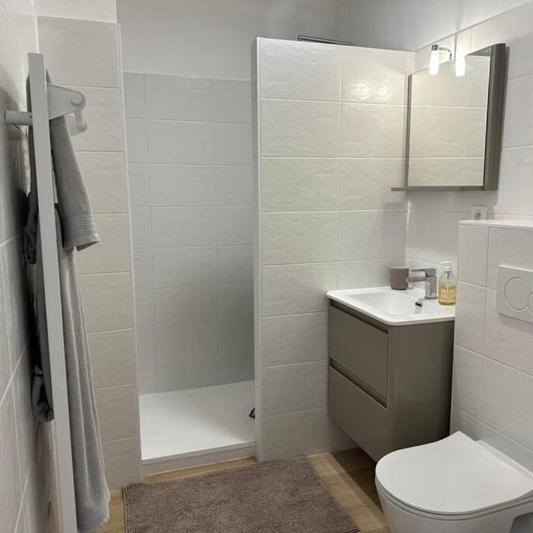 Très bel appartement neuf - Parking et Terrasse - Appartamento con 2 Camere da Letto - 12