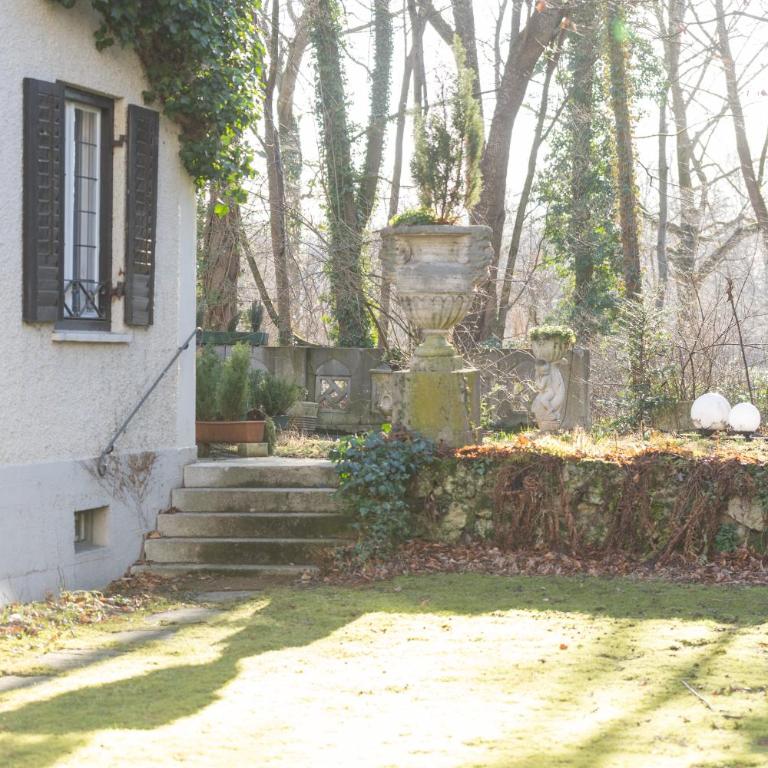 Gästehaus Englischer Garten - Economy Doppel- oder Zweibettzimmer mit Gemeinschaftsbad - 13