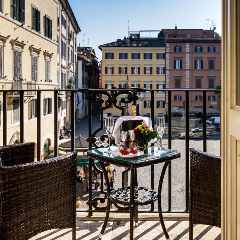 V Collection Piazza Farnese Luxury Suites - Suite con Vista Città - 1