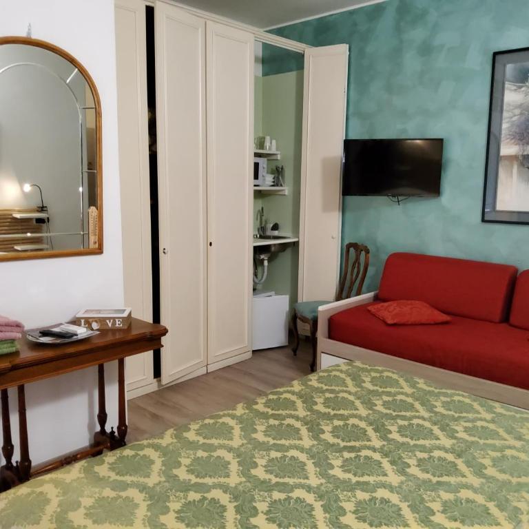 Annadia Sweet Home B&B - Camera Tripla con Doccia - 6