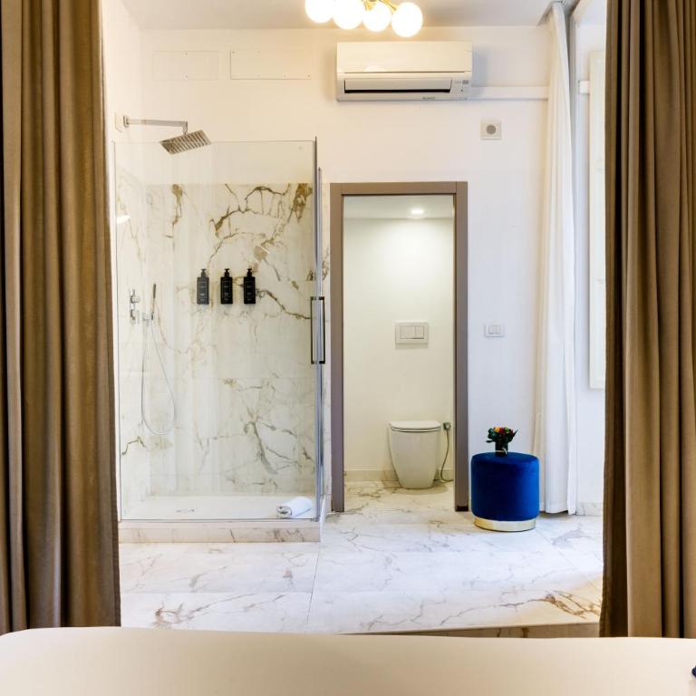 V Collection Piazza Farnese Luxury Suites - Camera Superior Romantic - 3