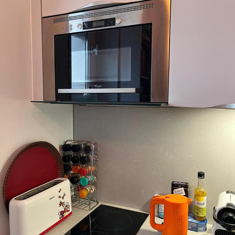 Montmartre Bright & Quiet - One-Bedroom Apartment - 8