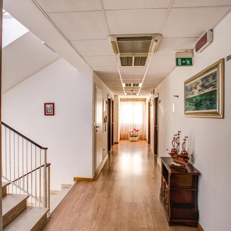 Hotel Tiziana - Camera Matrimoniale/Doppia con Letti Singoli - 5