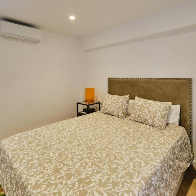 REINA FLAT - Three-Bedroom Apartment - 5
