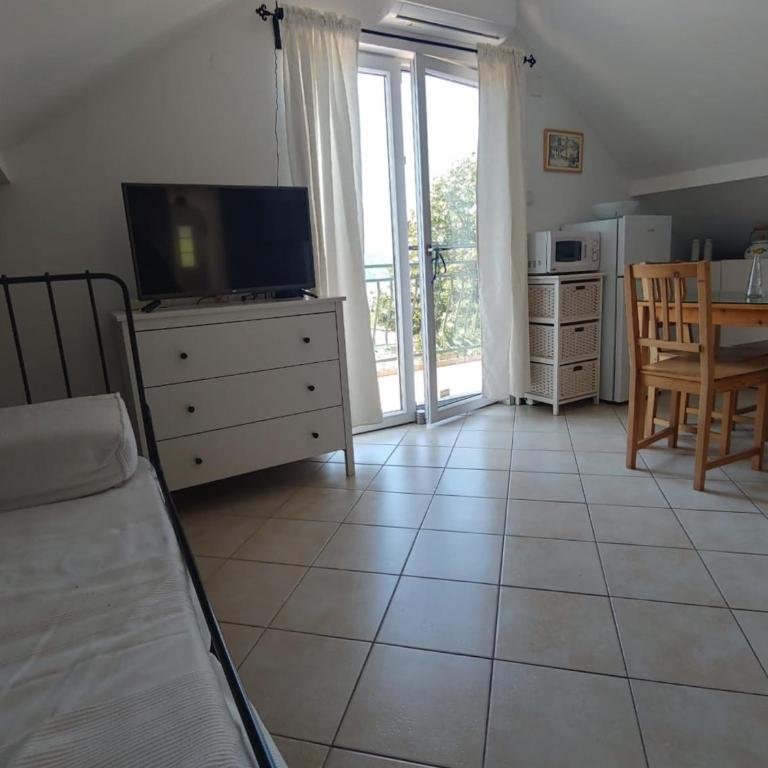 Apartment Kumbor - Two-Bedroom Apartment with Balcony and Sea View - 8