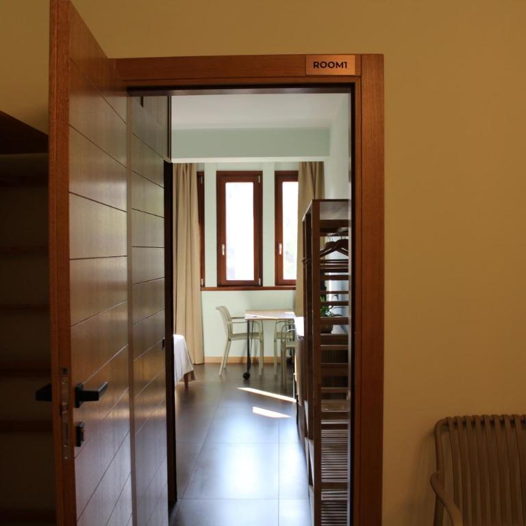 Bari Center Rooms - Camera Tripla con Vista Giardino - 4