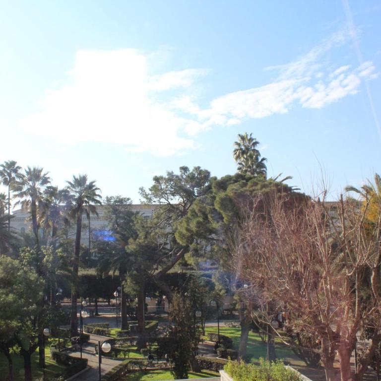 Bari Center Rooms - Camera Tripla con Vista Giardino - 7