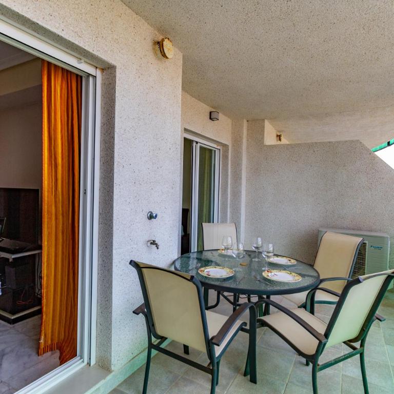 Apartment VilaPark with pool, free parking, terrace, beach - Apartment with Mountain View - 4